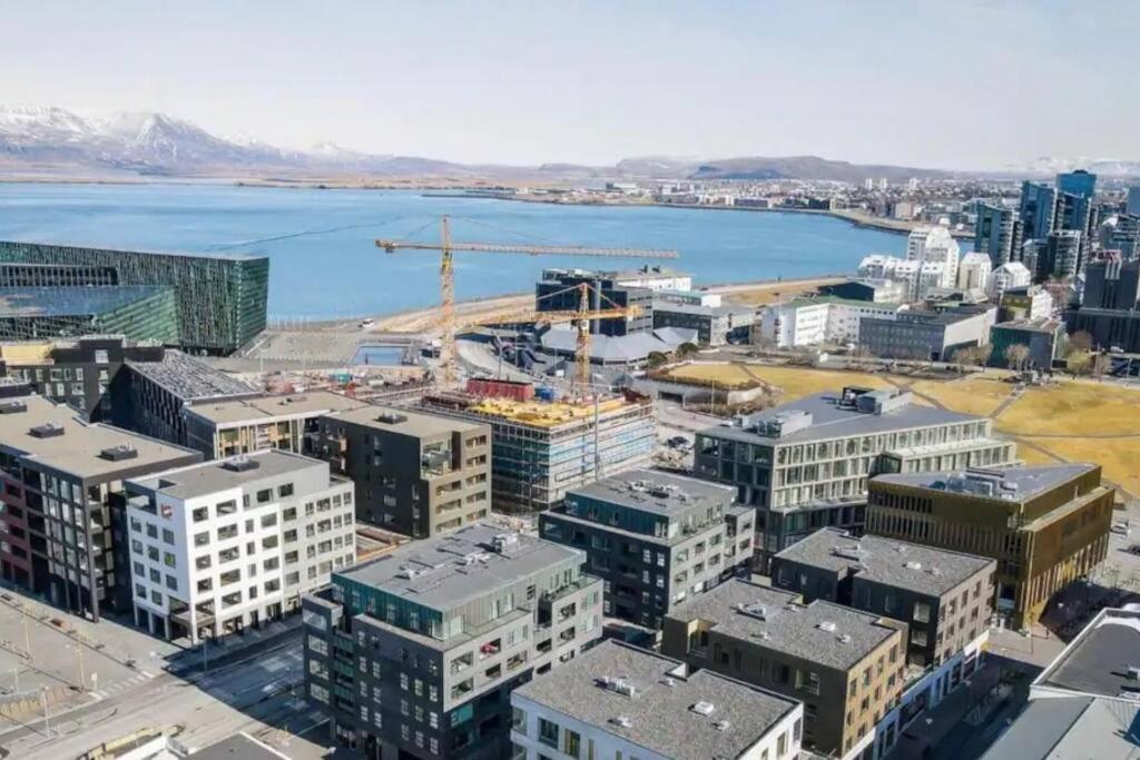 Private Lux 2Br & 2Ba City Center With Free Parking Reykjavik Exterior photo
