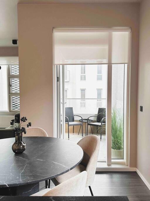 Private Lux 2Br & 2Ba City Center With Free Parking Reykjavik Exterior photo