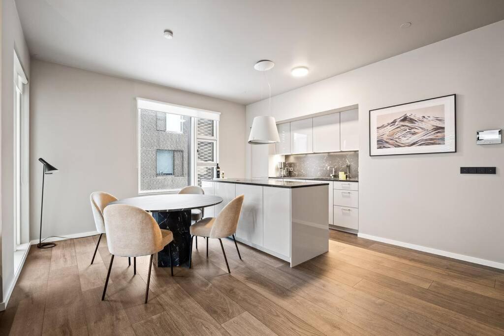 Private Lux 2Br & 2Ba City Center With Free Parking Reykjavik Exterior photo